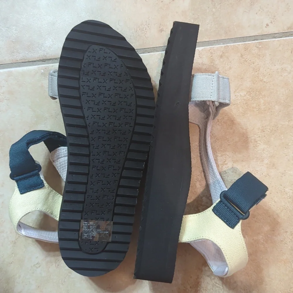 Flx sandals, never worn, - Picture 2 of 3